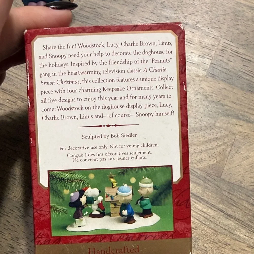 Hallmark Keepsake Charlie Brown Ornament – A Snoopy Christmas (2nd in Series)
